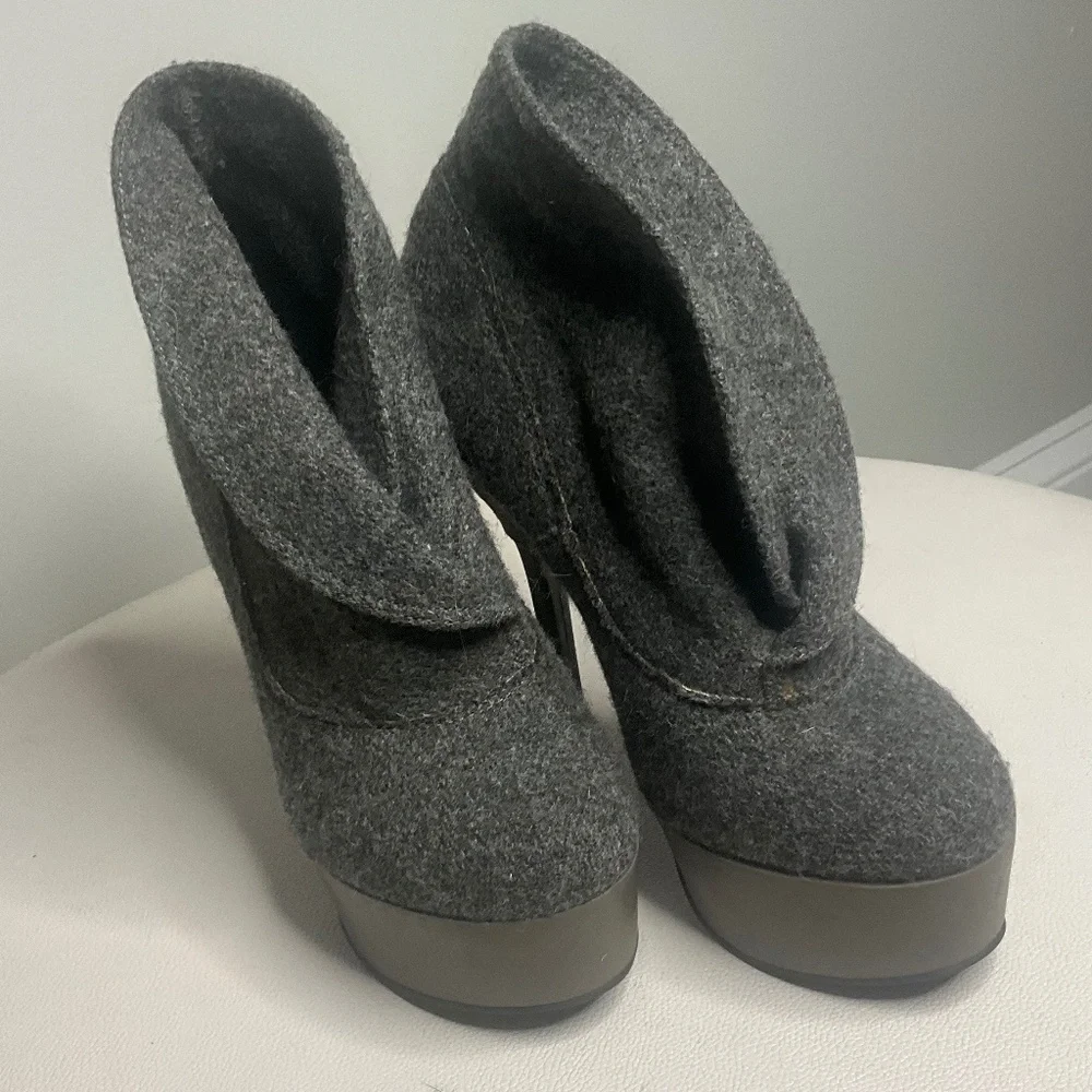 CARVELA Kurt Geiger Grey Flannel Platform Booties - Picture 3 of 6